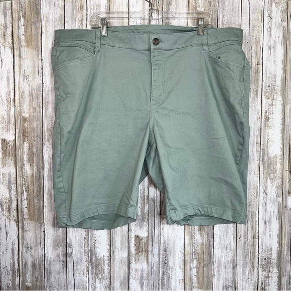Lane Bryant Pants - Lane Bryant Green High Rise Bermuda